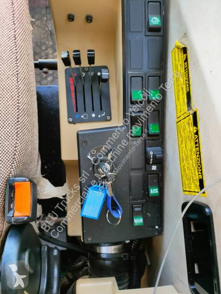 Escavatore gommato Caterpillar M312 Escavatore Gommato cat 312 M con benna e martello usato 1997 - 116 CV - 3200 heures - Ref. 8049692 - Photo 9